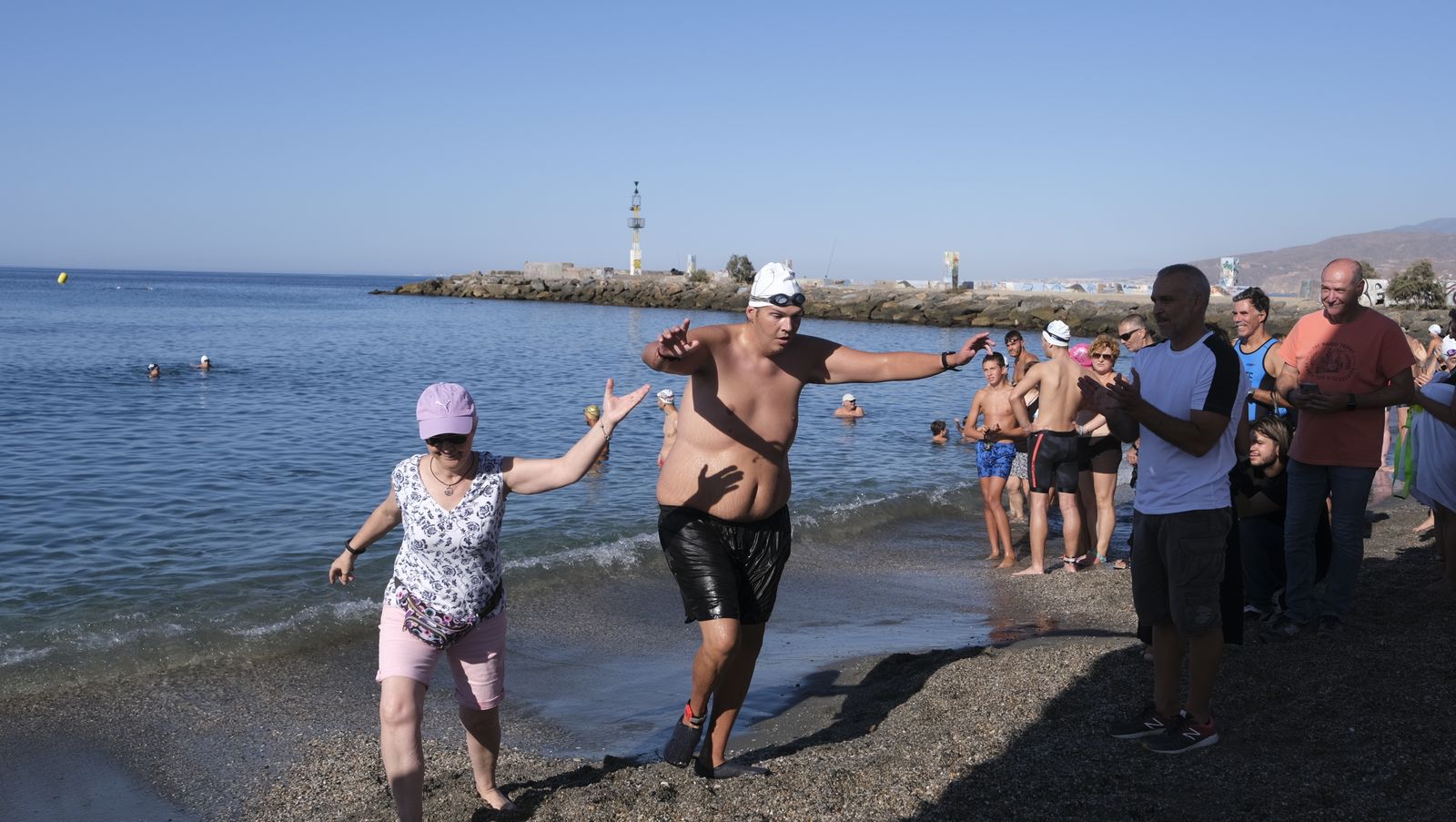 Imágenes de la travesía a nado de la Feria de Almería 2022