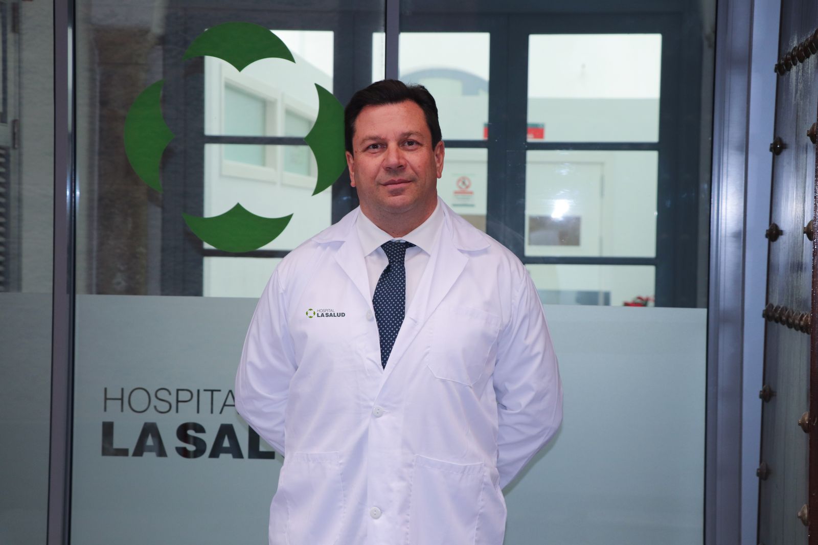 Fernando Forja a las puertas de La Salud.