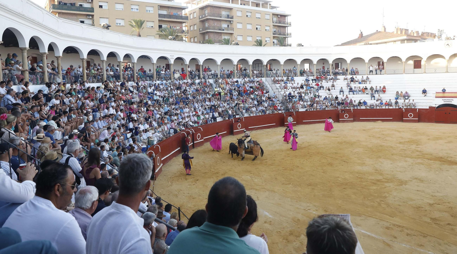 Las fotos de la corrida de toros de David Galván, Daniel Luque y Joaquín Galdós en San Roque