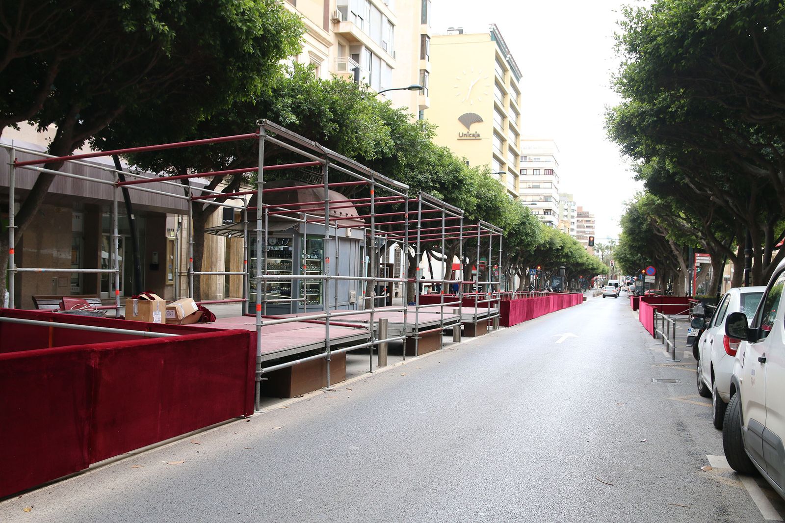 Montaje de la Carrera Oficial para la Semana Santa de Almería