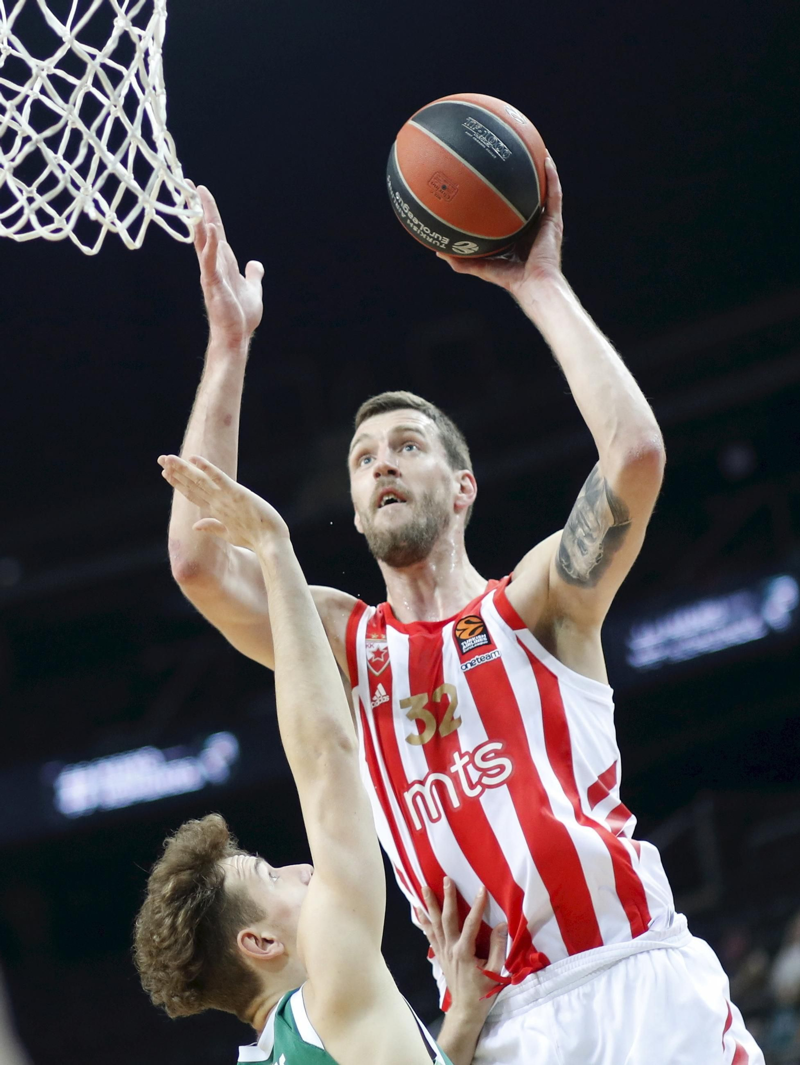 La carrera de Ognjen Kuzmic, en fotos