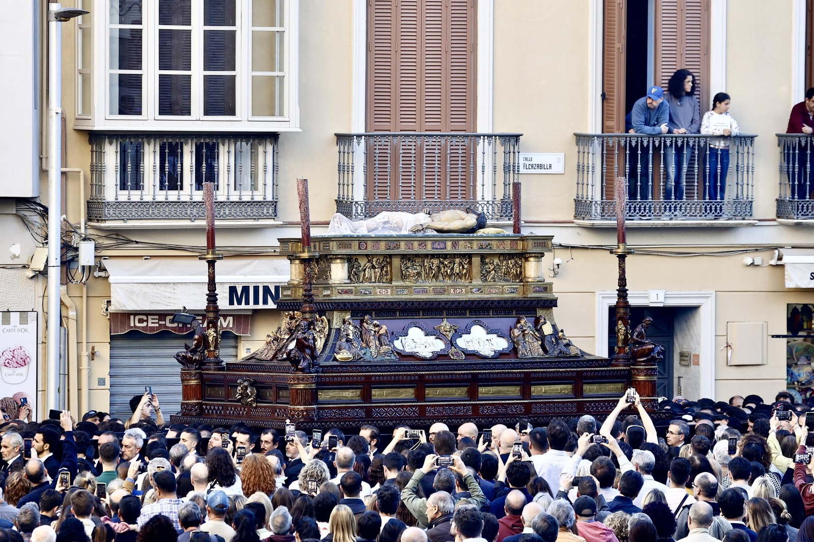 El Sepulcro el Viernes Santo en Málaga, en imágenes