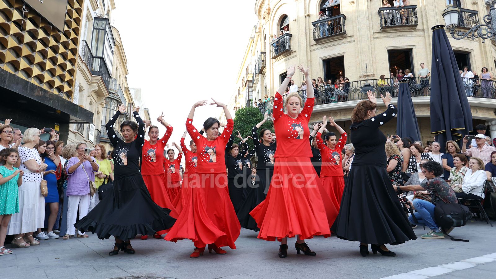 Flashmob de la academia de baile de Fani Muñoz en Jerez