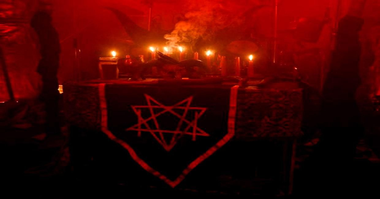Un ritual de una secta satánica.