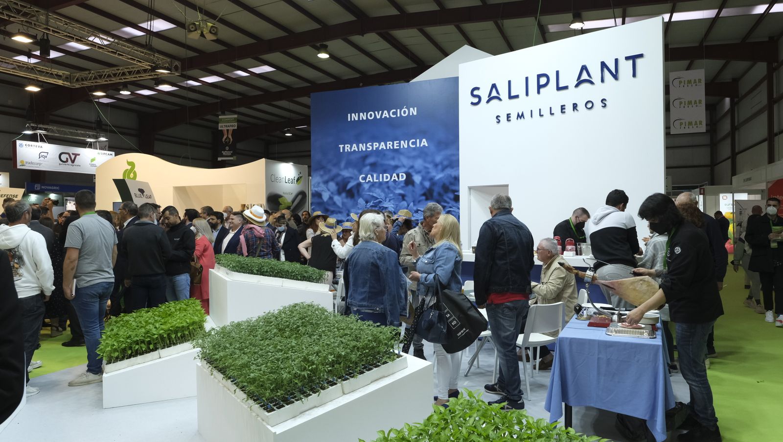Imágenes del primer día de Expolevante Níjar.
