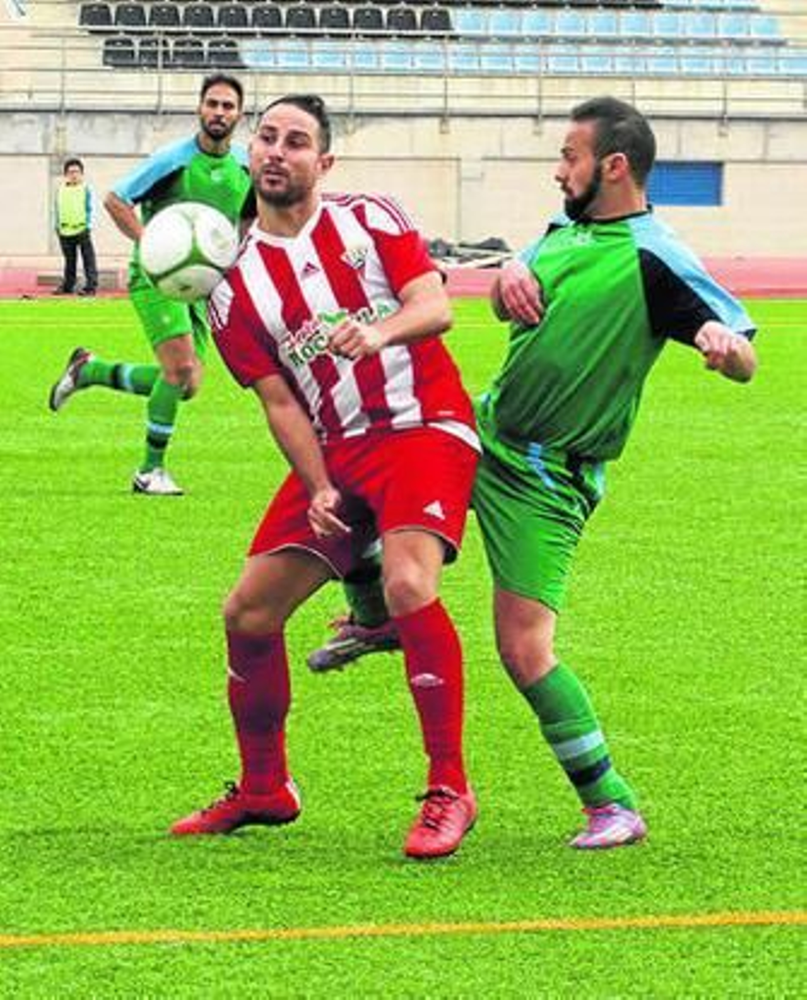 El duelo en el Antonio Peroles fue muy disputado.