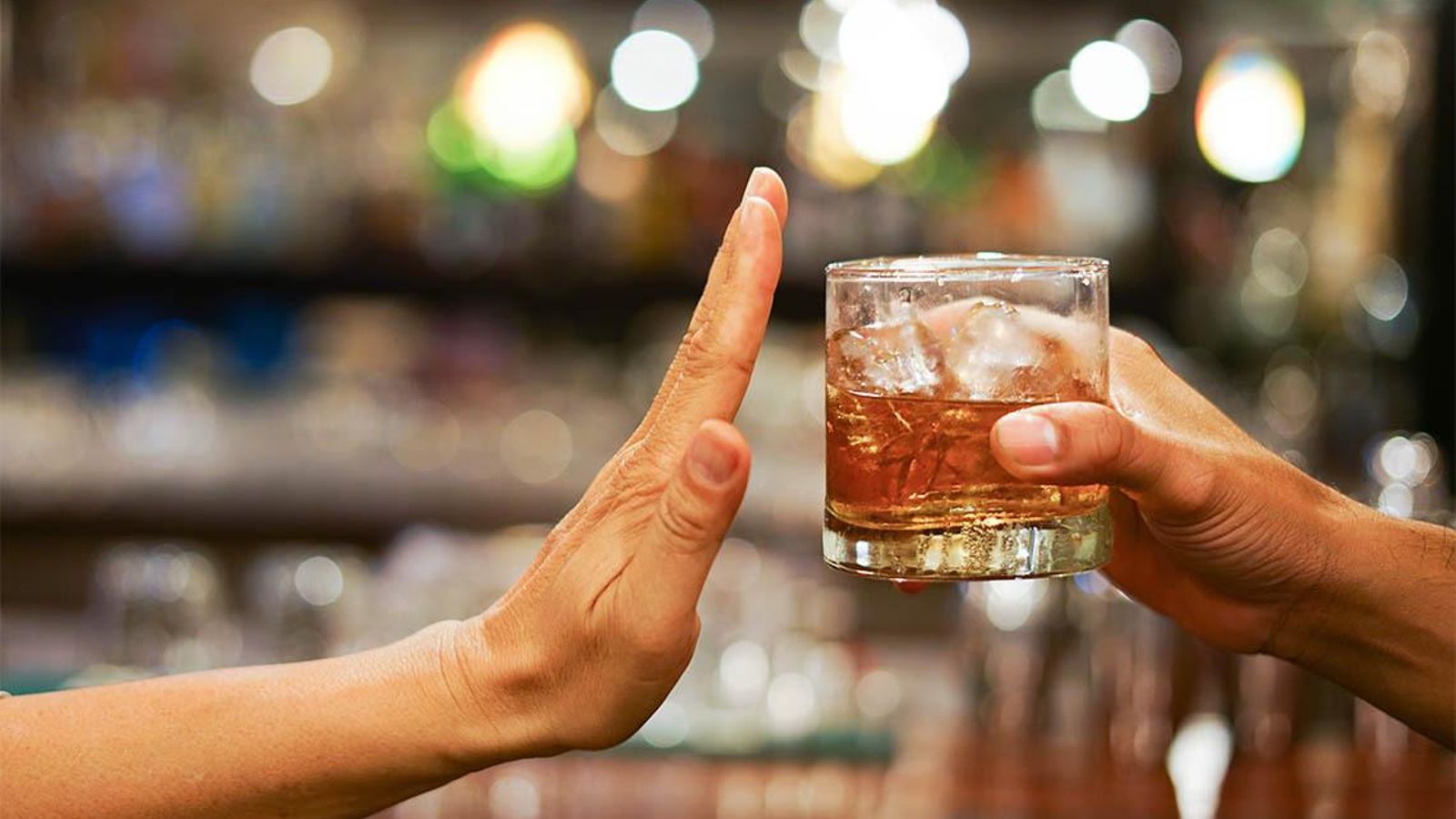 ¿Eres 'alérgico' al alcohol?: Estos son los síntomas y las causas más comunes