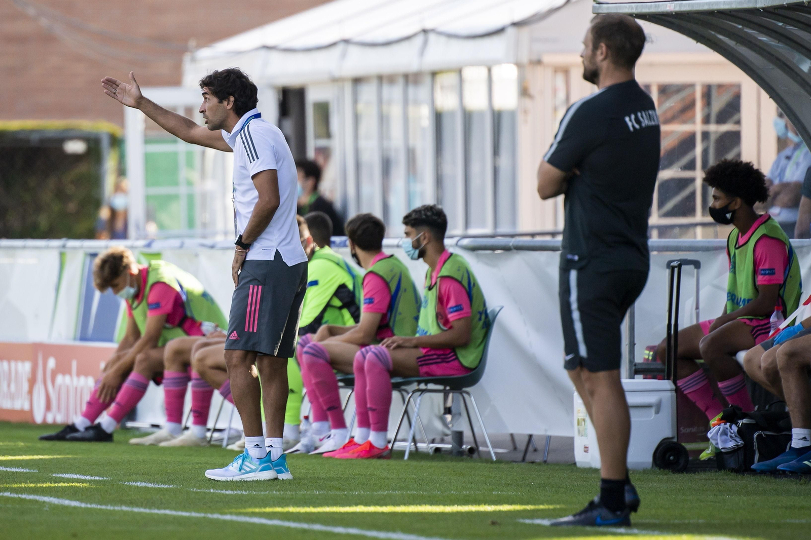Raúl González es el técnico del filial blanco desde la pasada temporada.