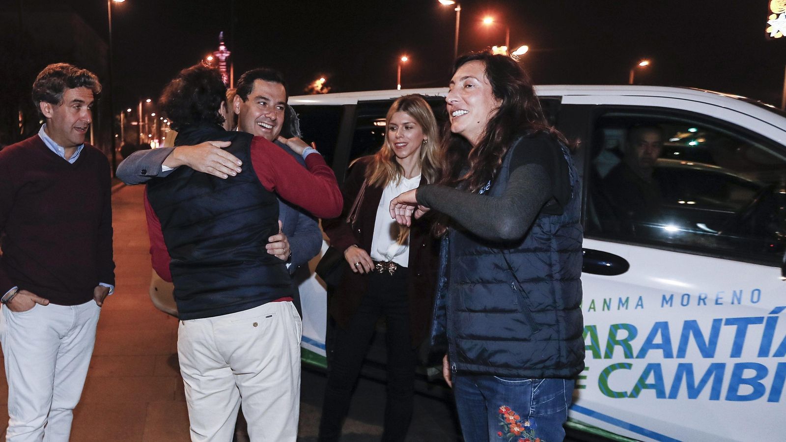 Populares en la sede del PP.