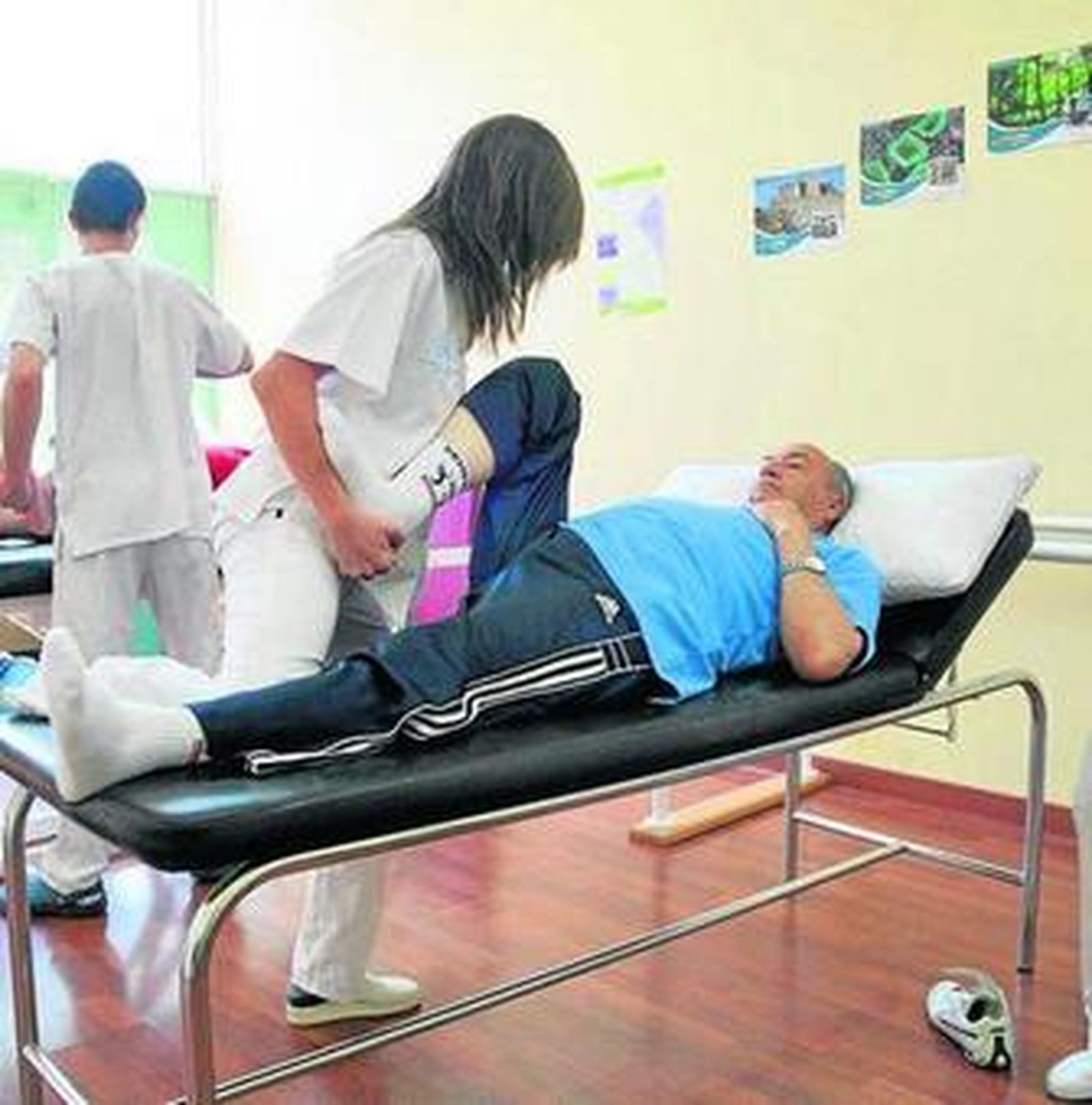 Estudiantes de Fisioterapia en el centro de Verdiblanca.