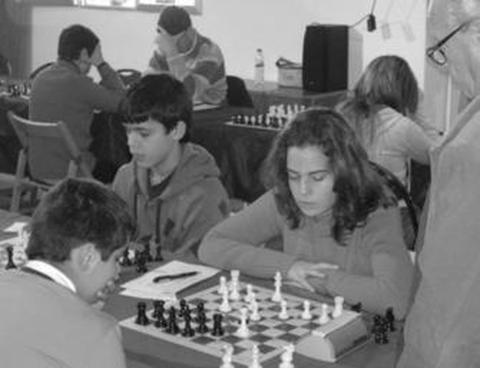 Mariela Perera y Manuel Anselmo Bahamonde encabezan la categoría sub-14 de este Provincial por edades.