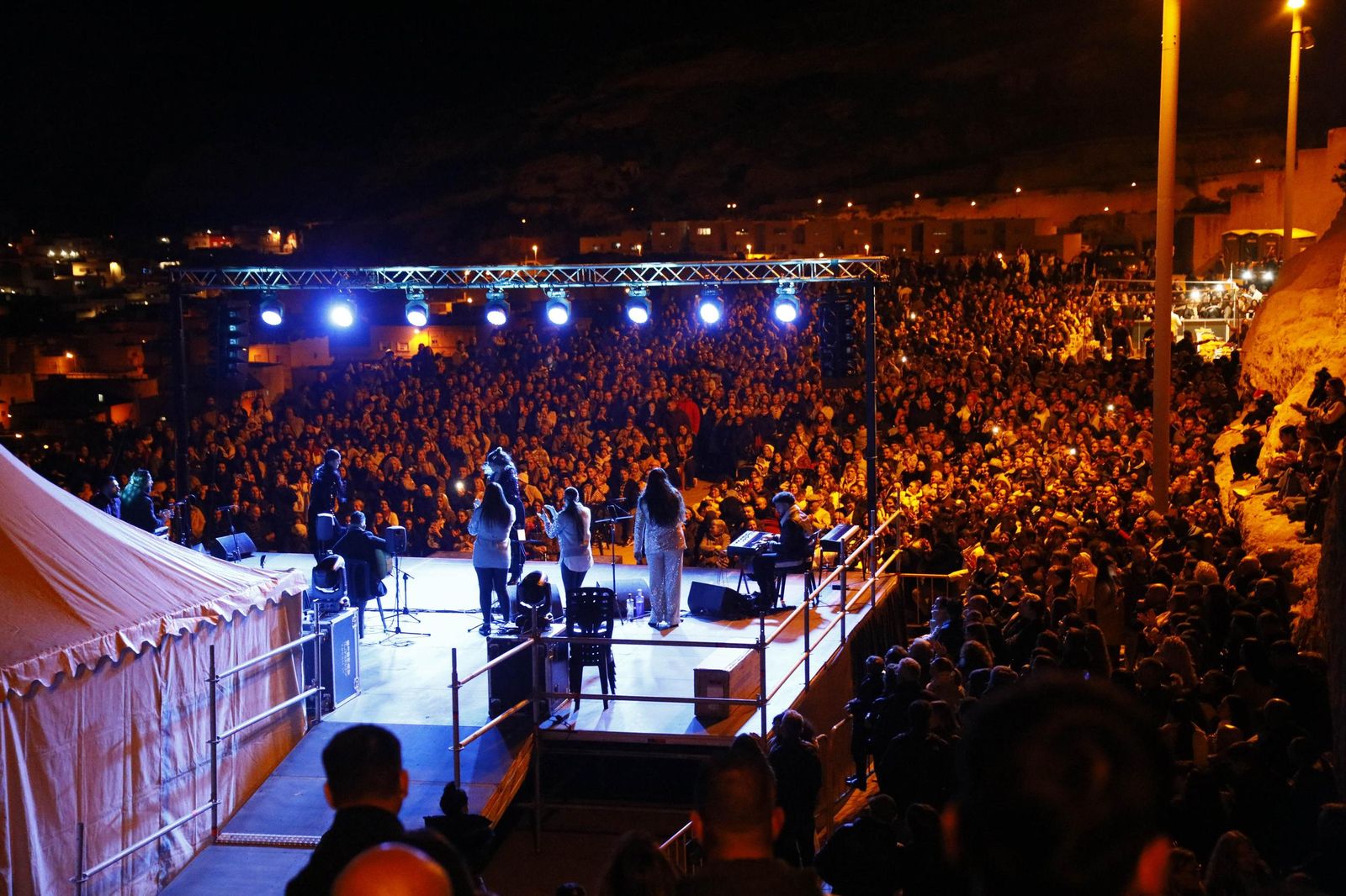 La Noche de las Candelas del Mesón Gitano de Almería, en imágenes