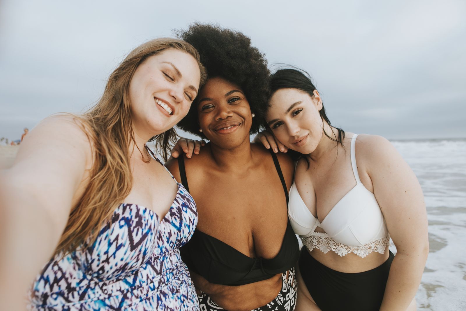 Diez bañadores de talla grande por menos de 50 euros