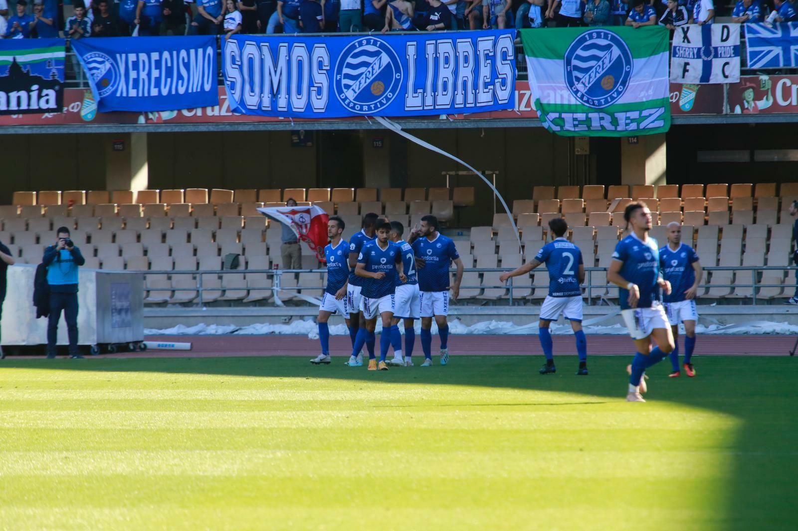 Los jugadores del XDFC celebran el 1-0.