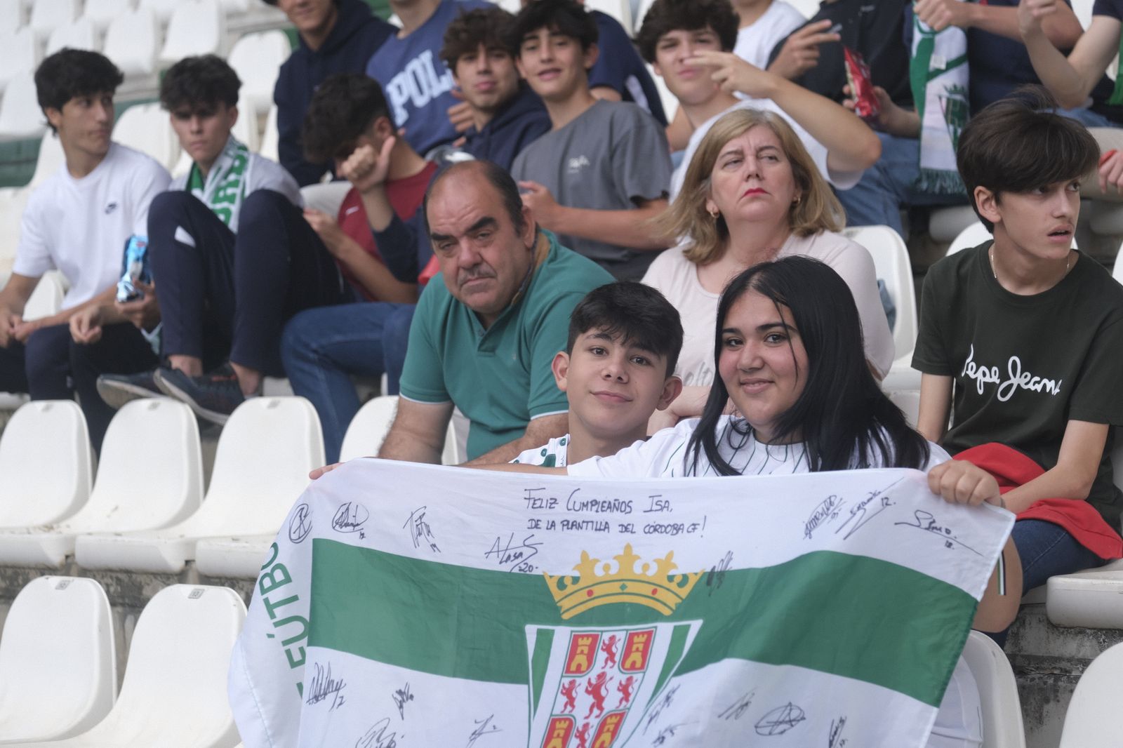 Las mejores fotos del ambiente en El Arcángel en el Córdoba CF - Badajoz