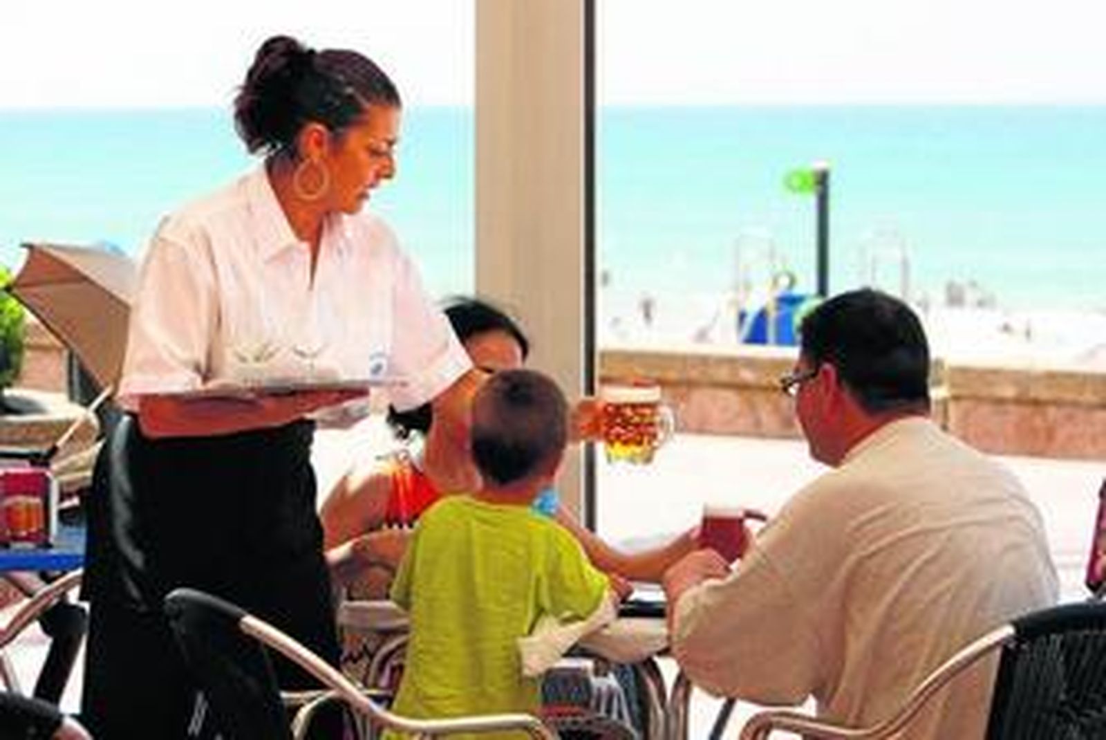 Granada es la segunda provincia andaluza con una mayor subida en el número de contratos formalizados.