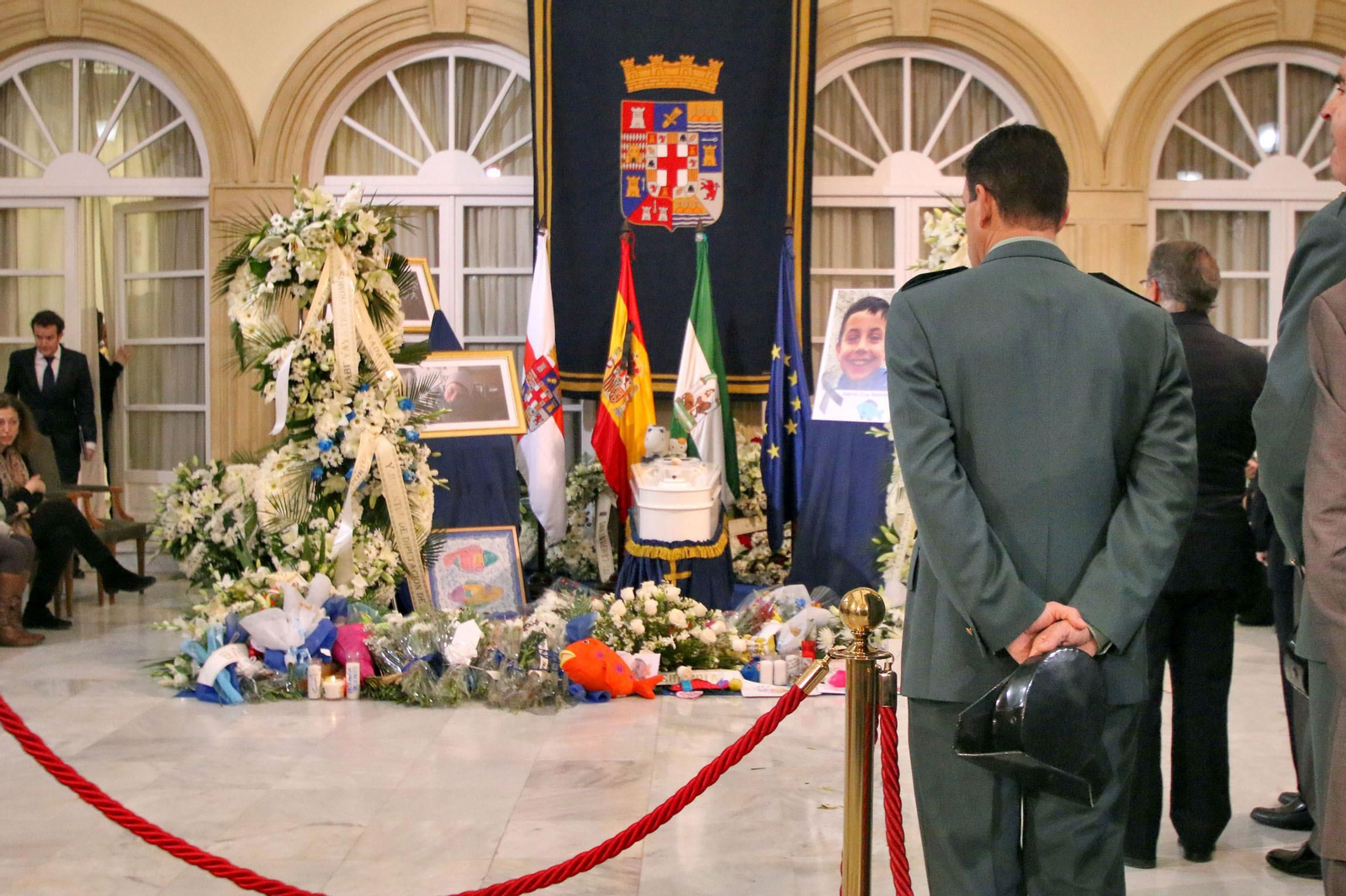 Las imágenes de la capilla ardiente por Gabriel