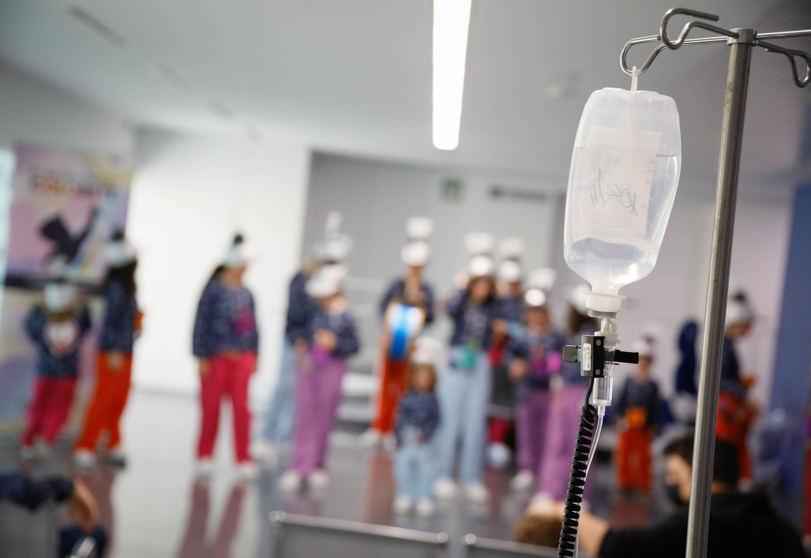 Carnaval para los niños y niñas del hospital Materno Infantil de Almería contado en imágenes