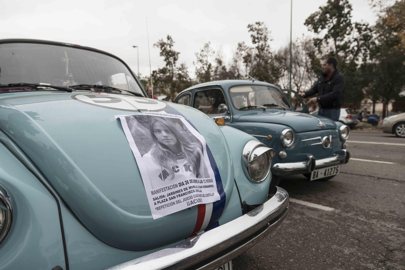 Las imágenes de la caravana de coches clásicos por Marta del Castillo