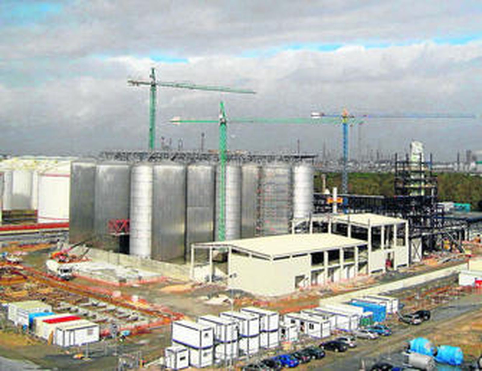 Las instalaciones de Lípidos Santiga en el Puerto Exterior de Huelva.