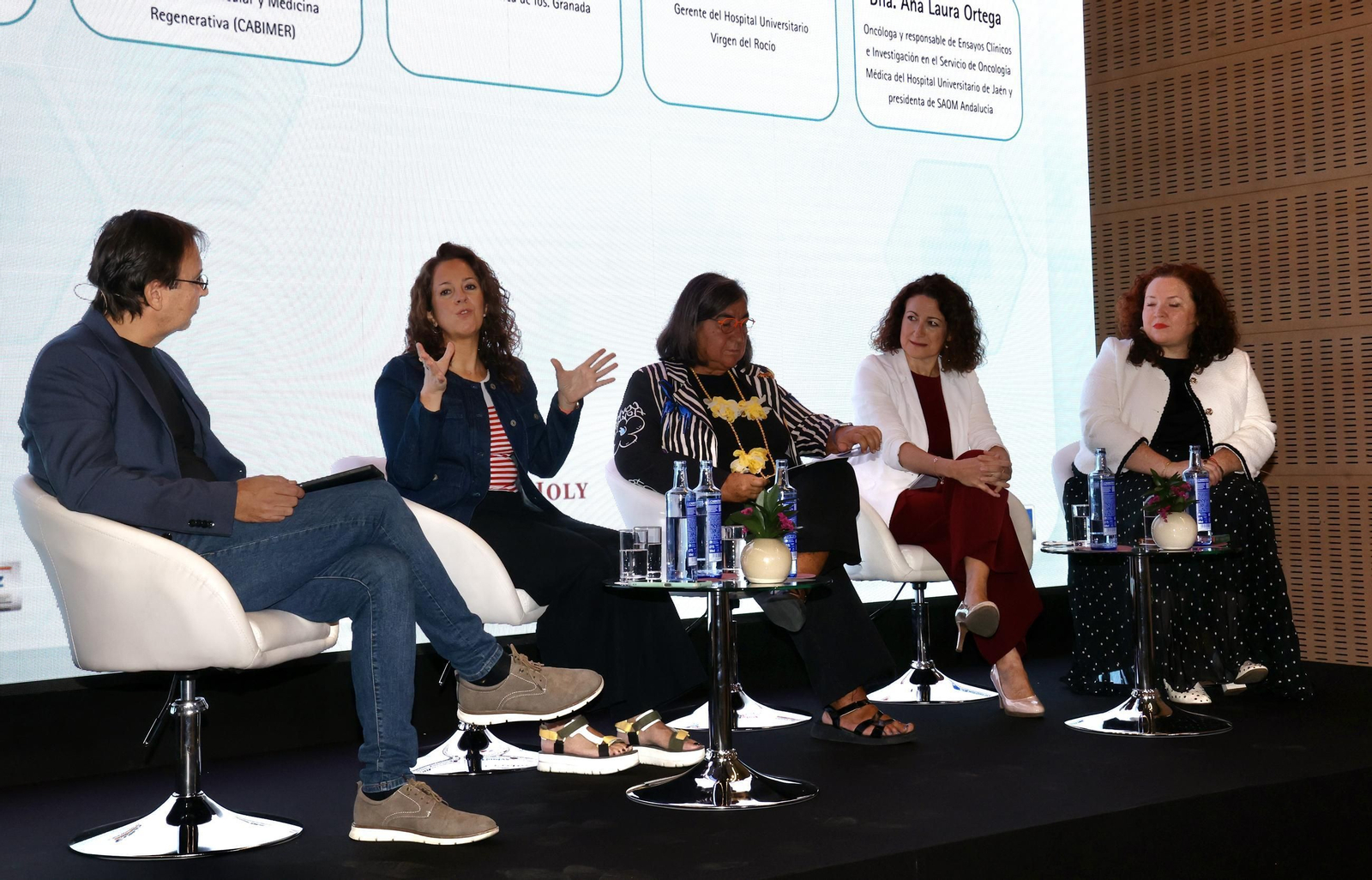 Mujeres liderando nuevos retos en las estrategias para el progreso en la salud