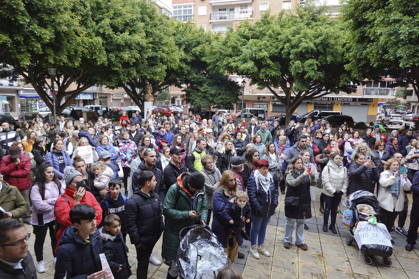 Concentración en defensa de la guardería La Paz de Málaga.