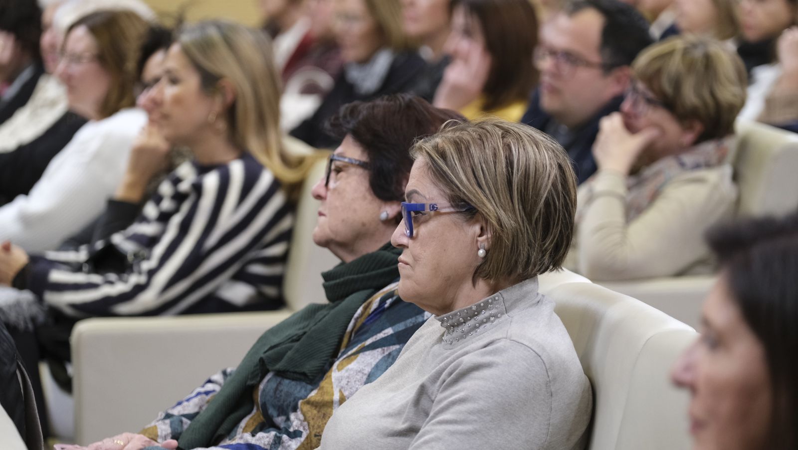 Imágenes del Diario de los Libros con la escritora ganadora del Premio Planeta 2022, Luz Gabás