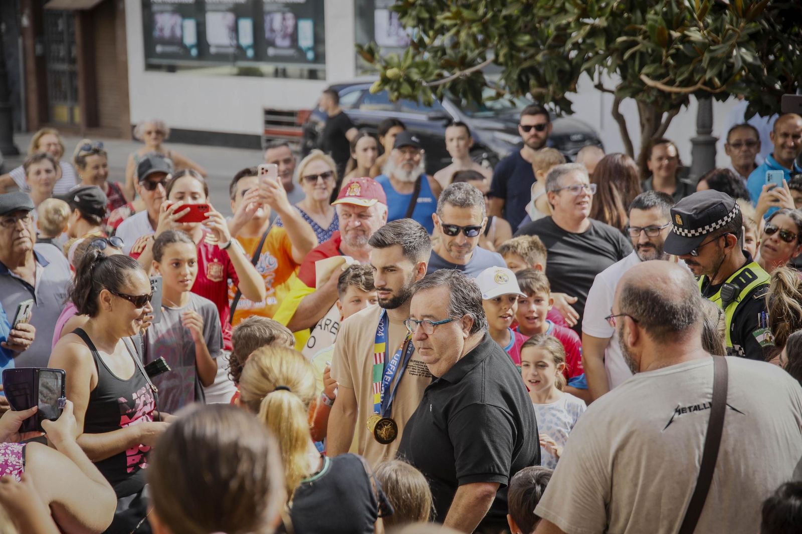 Álex Baena en el Ayto de Roquetas de Mar, en imágenes