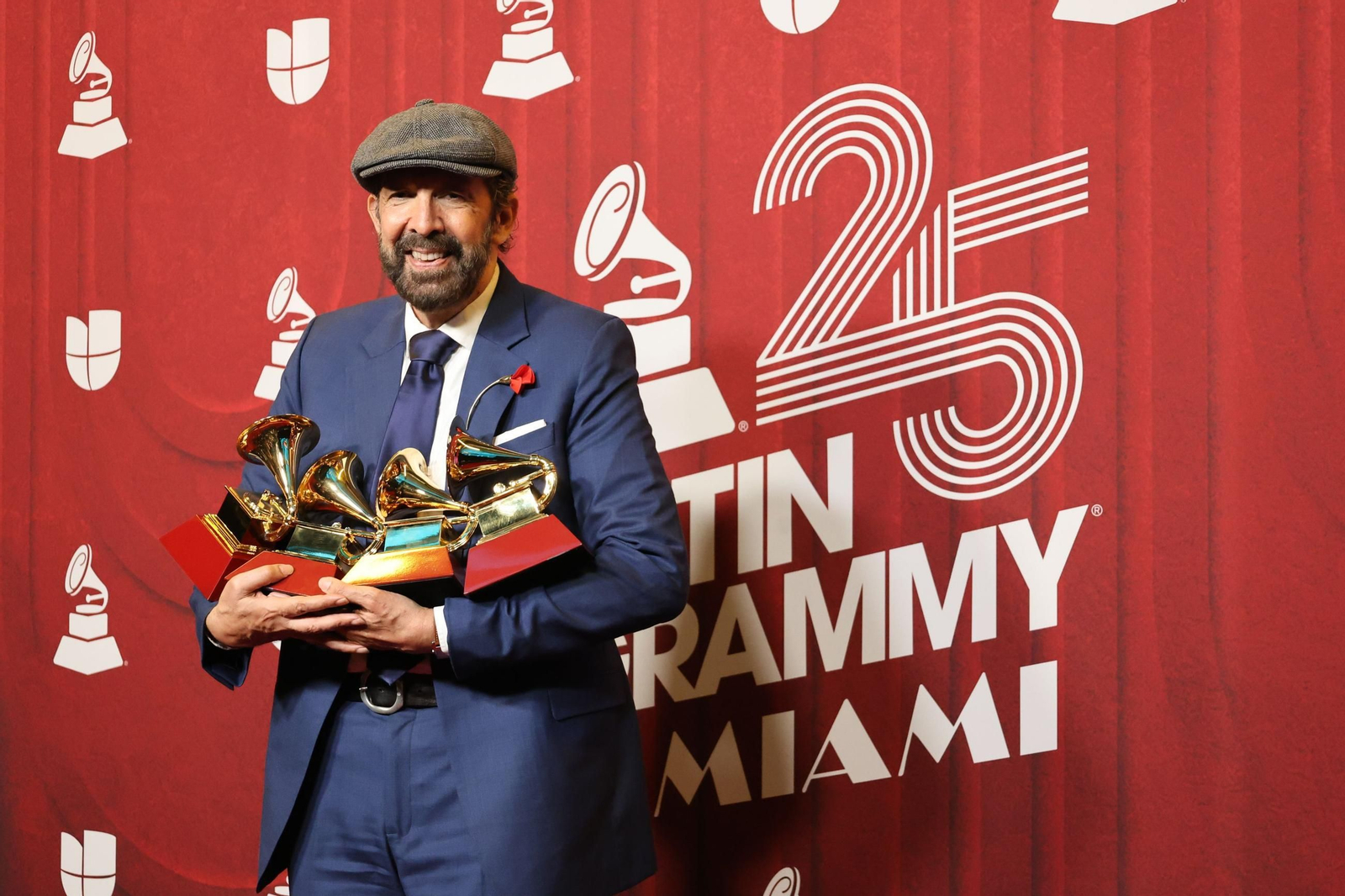 Todos los famosos, tendencias y curiosidades en la alfombra roja de la 25 edición de los Grammy Latinos