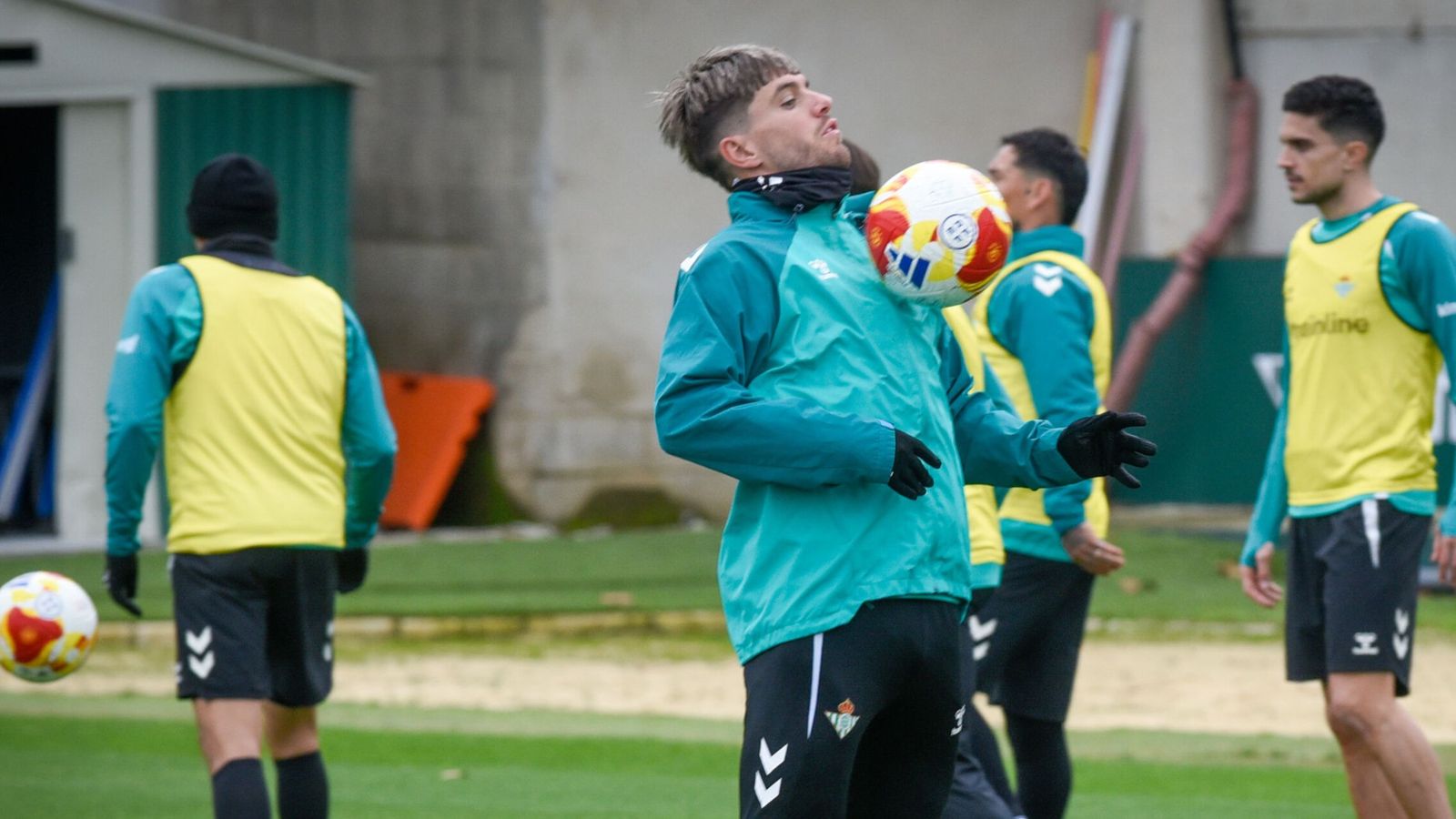 Lo Celso, en un entrenamiento con el Betis.