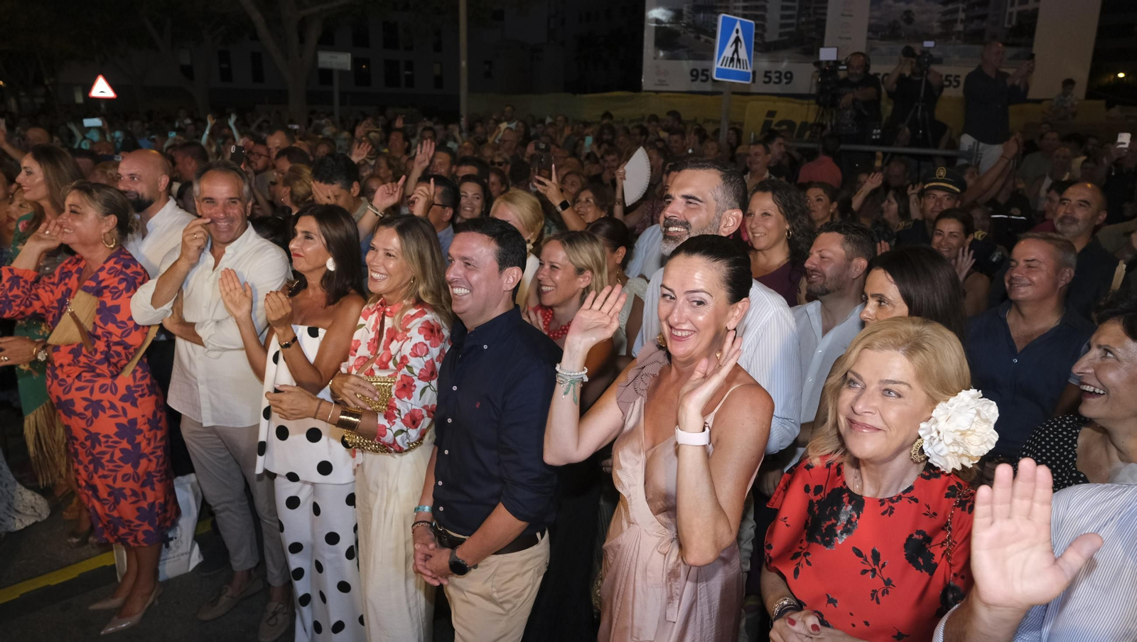 El pregón de la Feria de Almería 2025 y el encendido de la portada, en imágenes