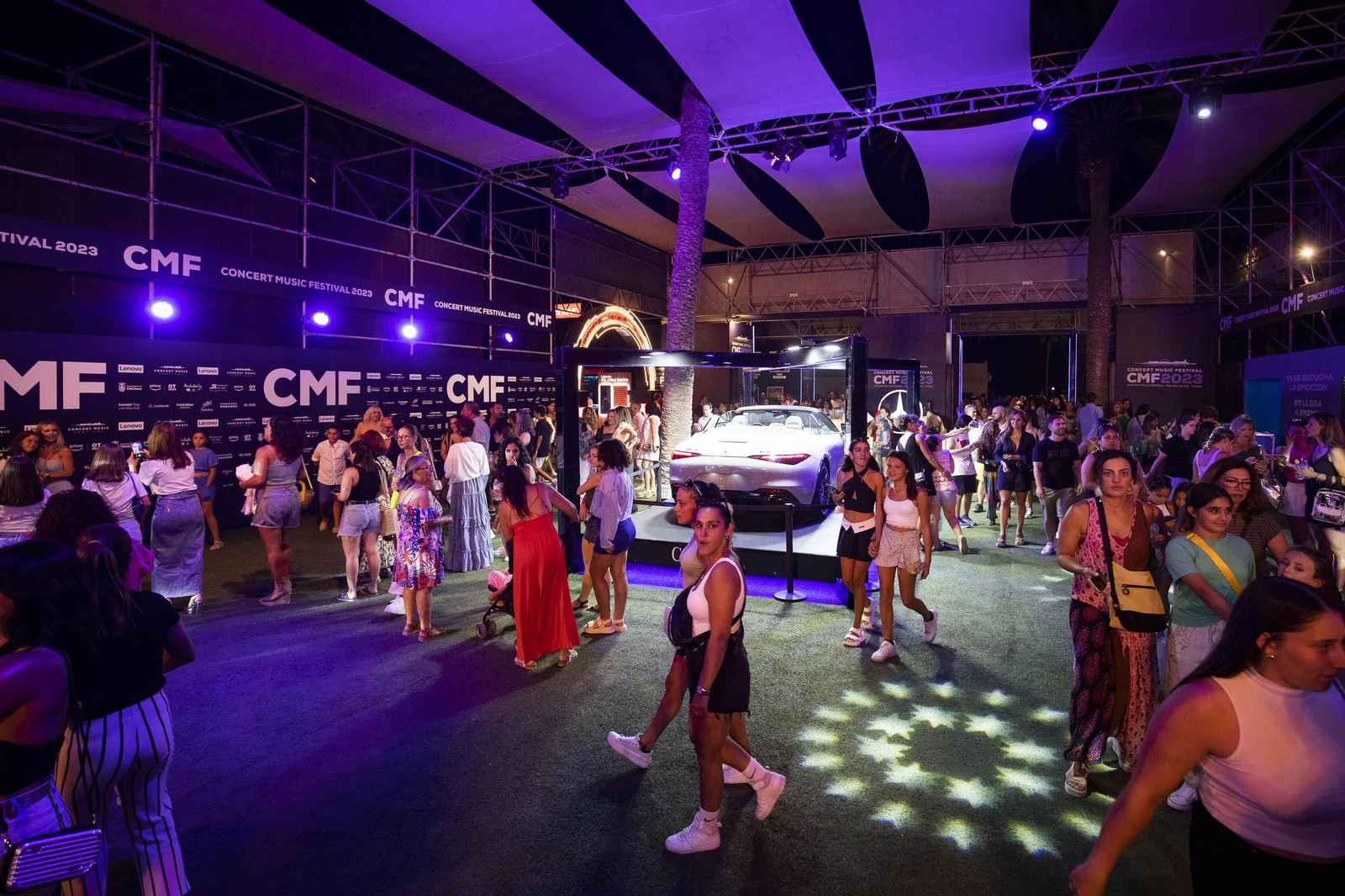 Búscate en las imágenes del concierto de Lola Índigo en Concert Music Festival de Chiclana