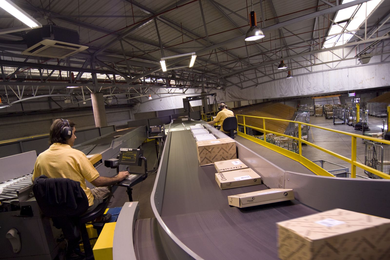 Centro de clasificación de Correos.