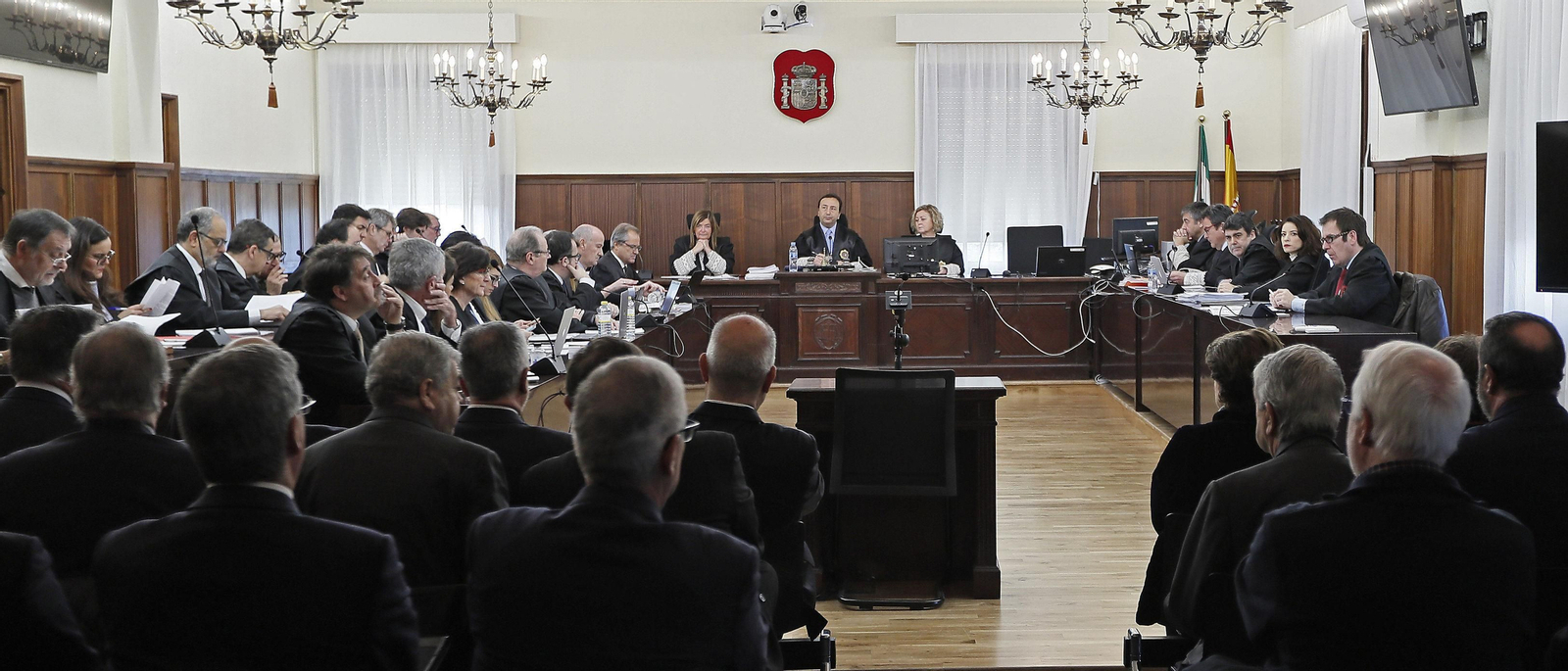Sala de la Audiencia de Sevilla donde se juzga a 22 ex altos cargos de la Junta dentro de la pieza política del caso de los ERE. Sala de la Audiencia de Sevilla donde se juzga a 22 ex altos cargos de la Junta dentro de la pieza política del caso de los ERE.