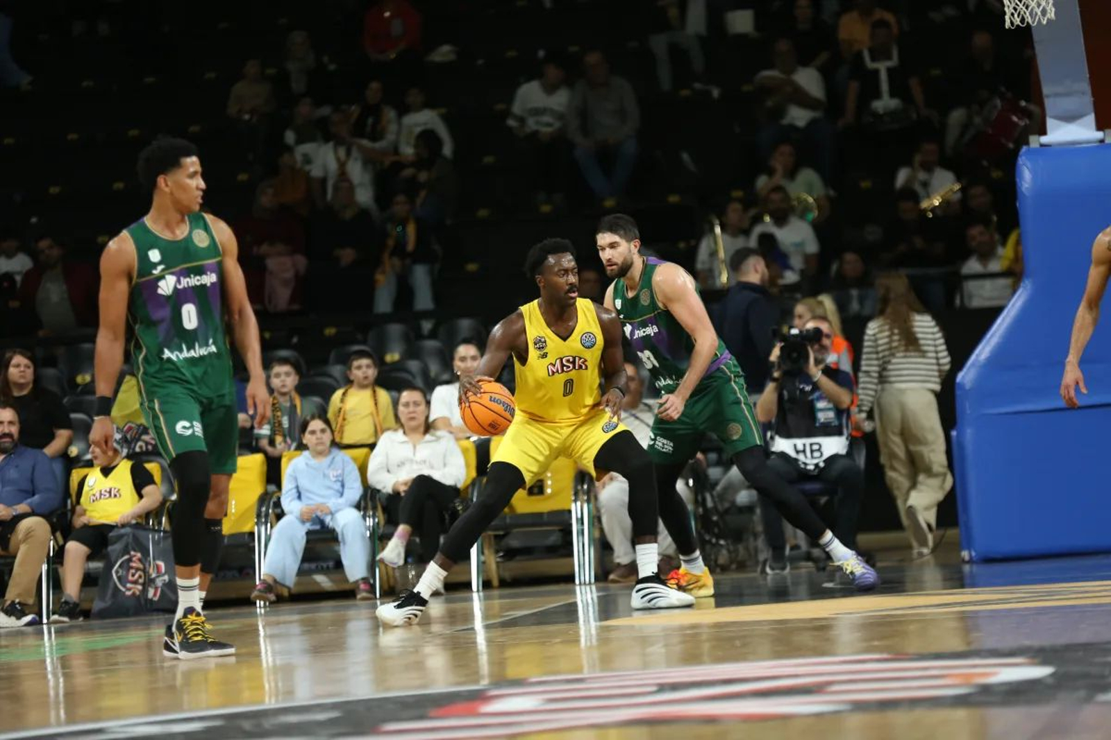 El Mersin-Unicaja, en fotos