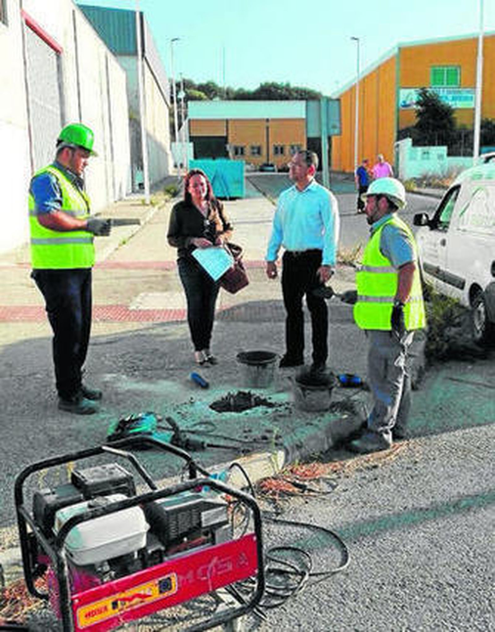 La responsable de la Diputación, Encarnación Niño, en su visita a Alcalá.