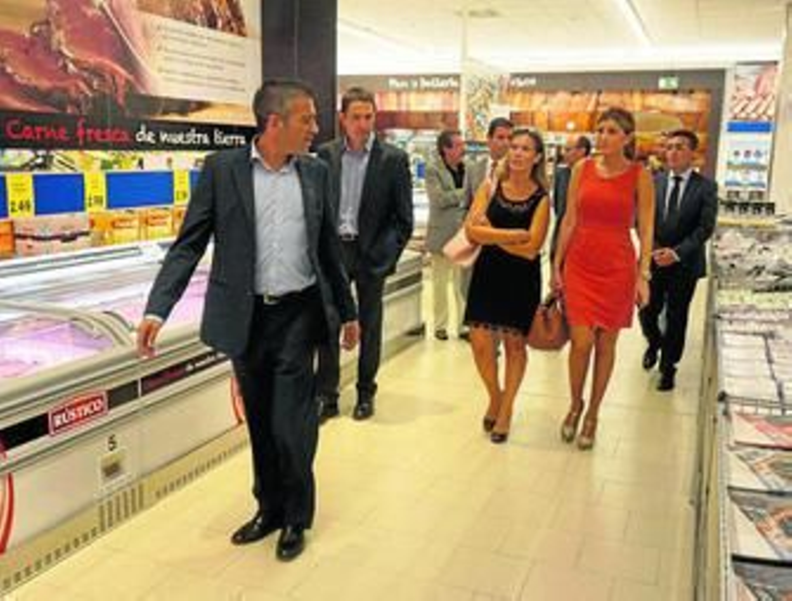 Lidl ha abierto este mes un supermercado en la avenida del Mediterráneo. En la foto, concejalas del PP.
