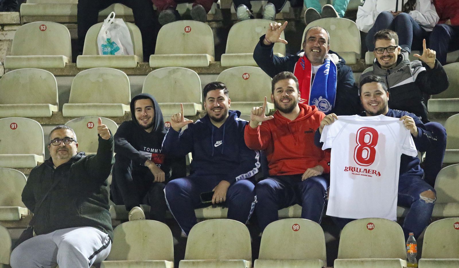 Fotos de la afición en el Nuevo Mirador