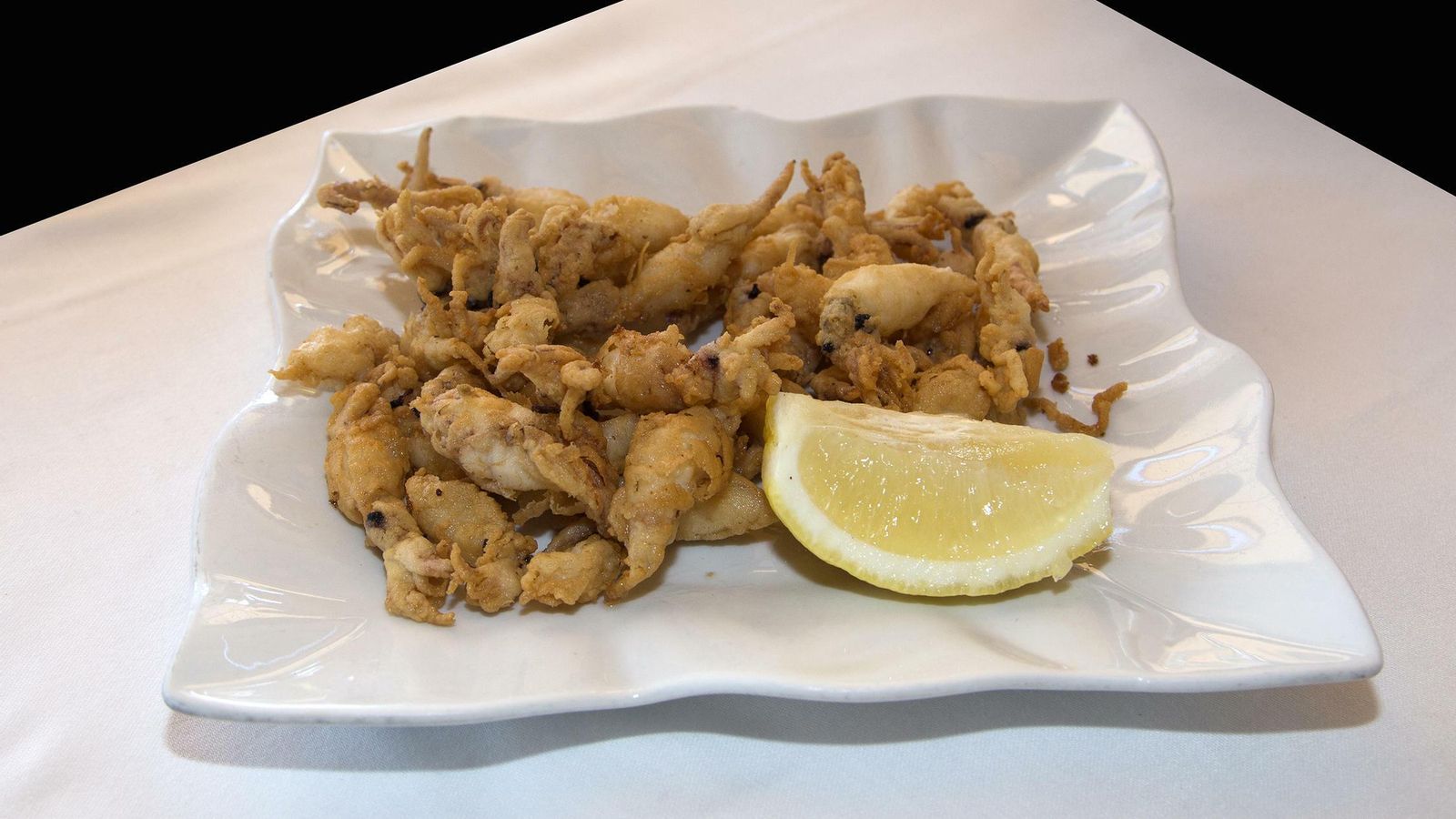 El pescaíto frito: ¿con limón o sin limón? Esa es la cuestión.