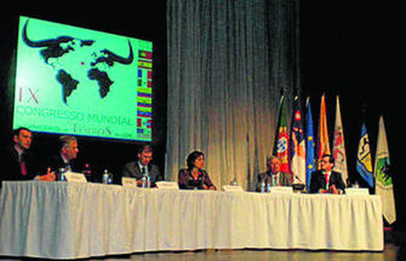 Mesa redonda del Congreso de Ganaderos de Toros.