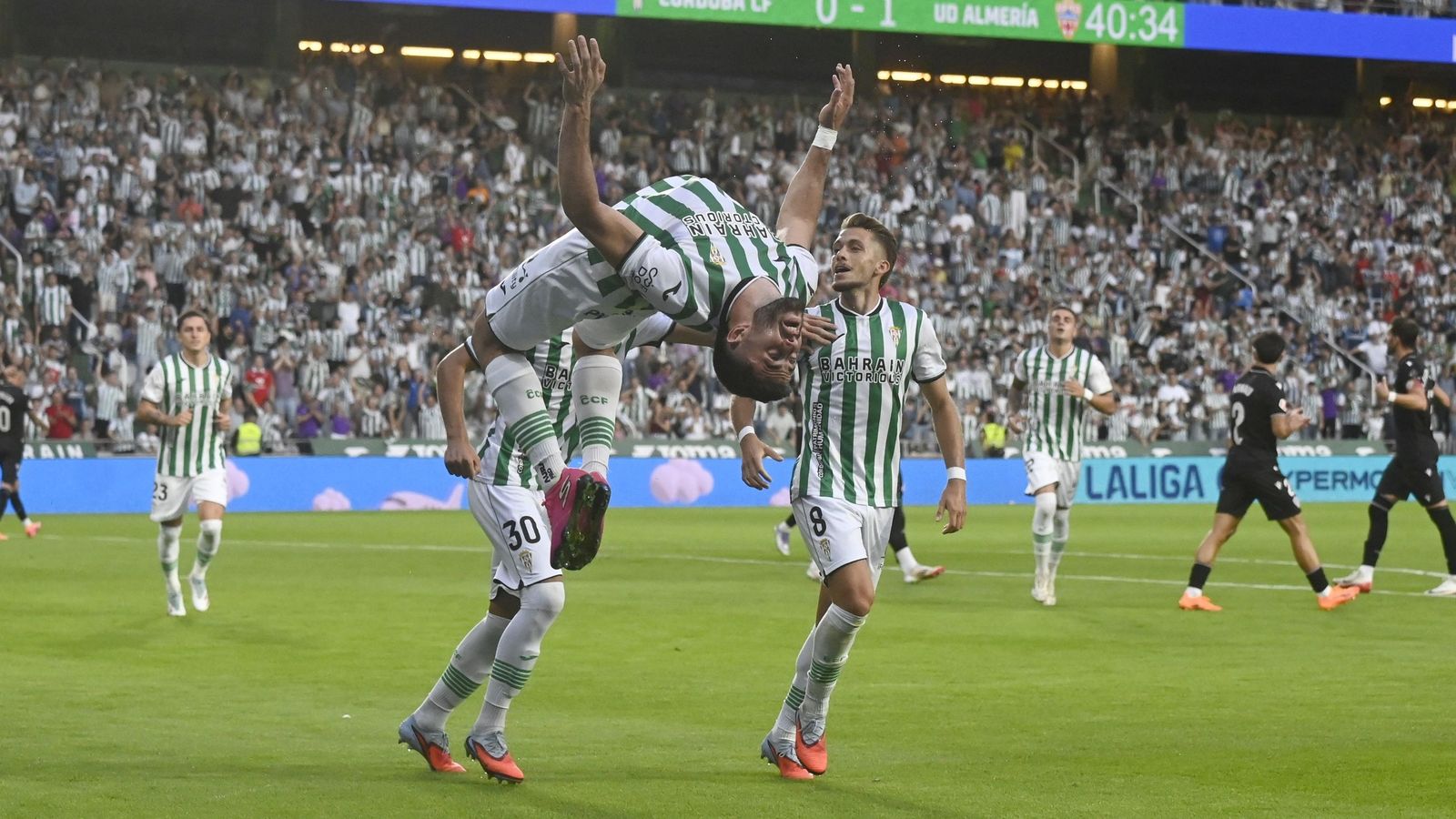 Jacobo González celebra un gol con el Córdoba en El Arcángel.