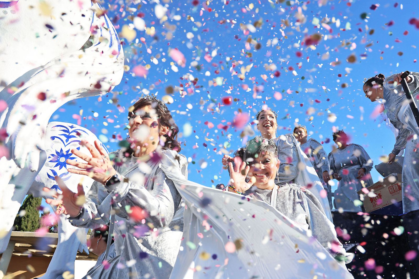 Las mejores fotografías de la salida y recorrido de la cabalgata de Reyes Magos 2026