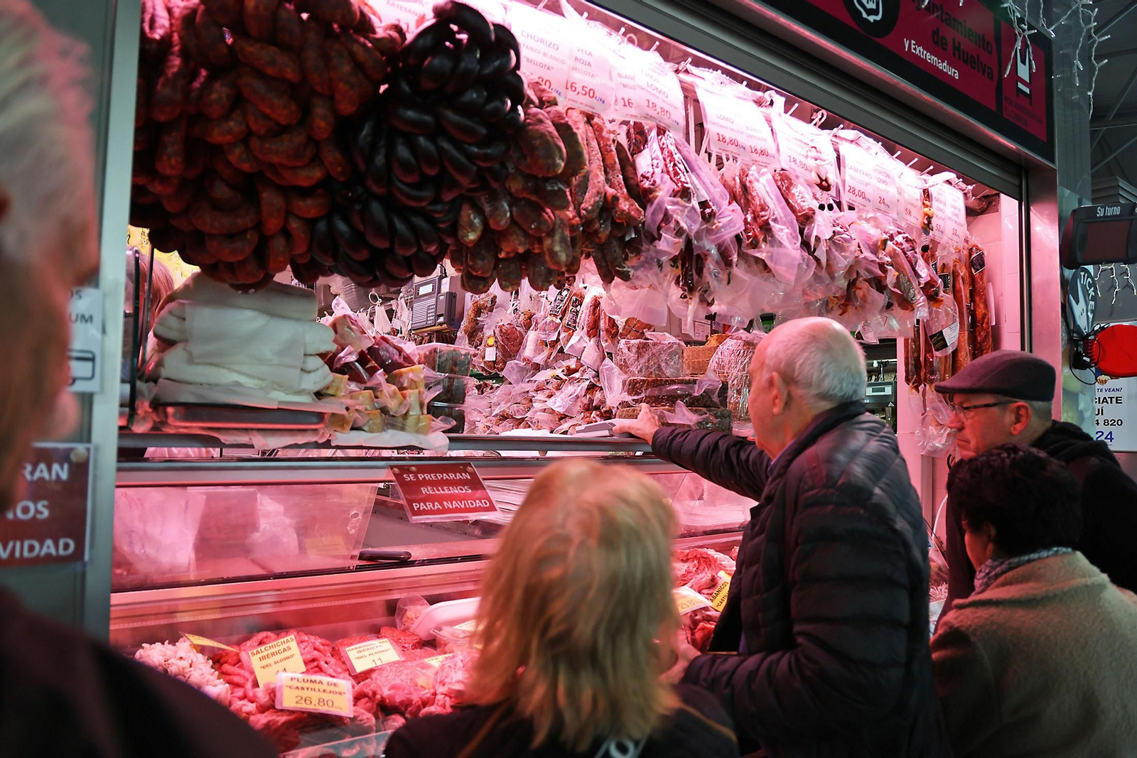 Ambientazo en el Mercado del Carmen para ultimar compras de Navidad