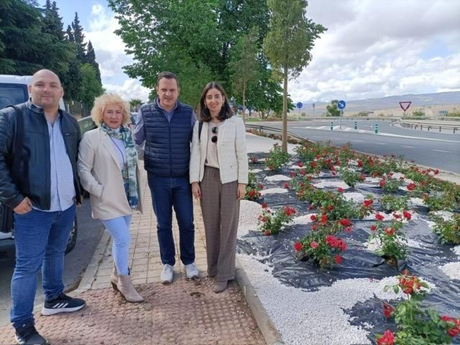La Diputación de Granada finaliza la plantación de arbolado en los jardines de acceso a Padul