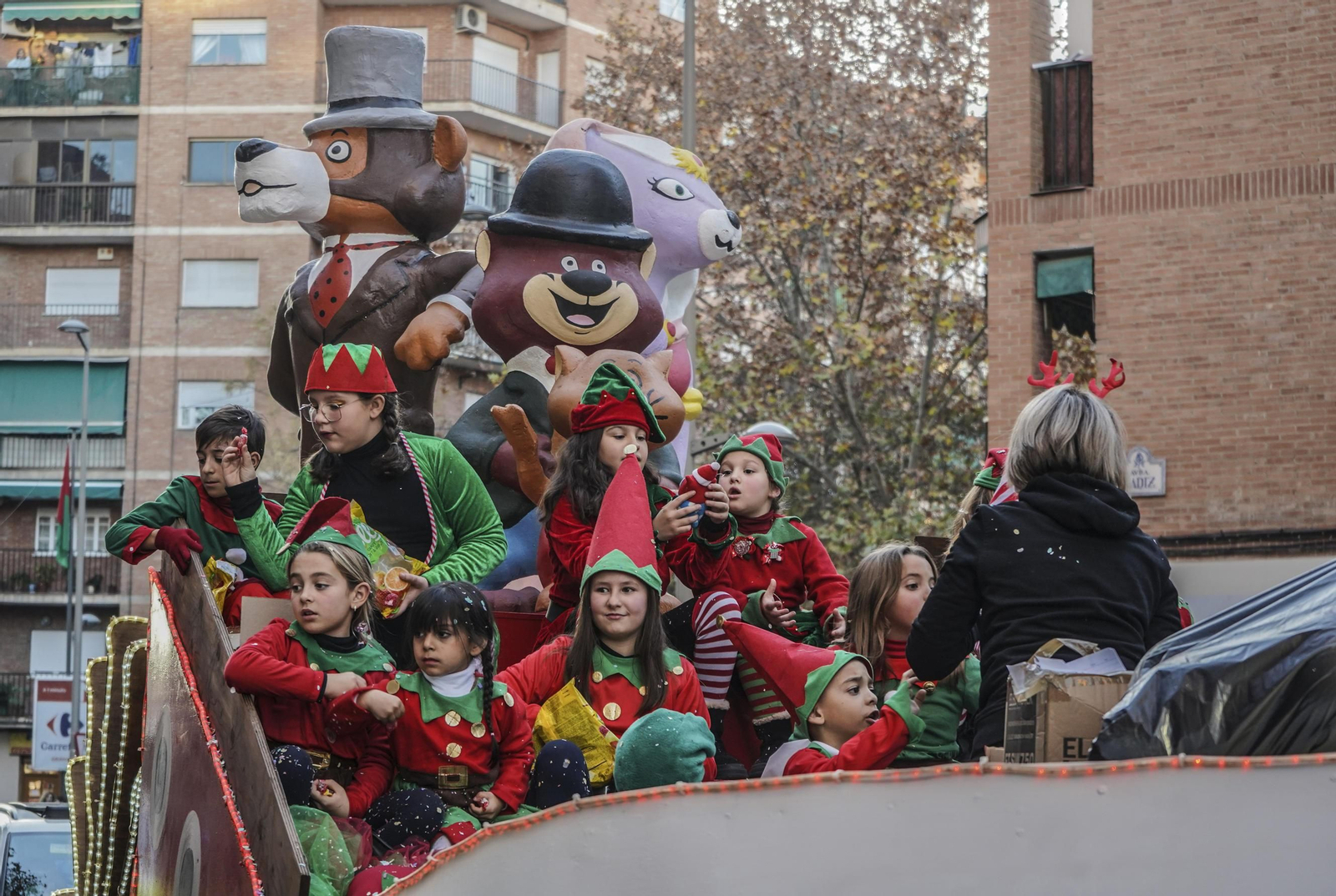 Así ha sido la cabalgata de Papá Noel en Granada
