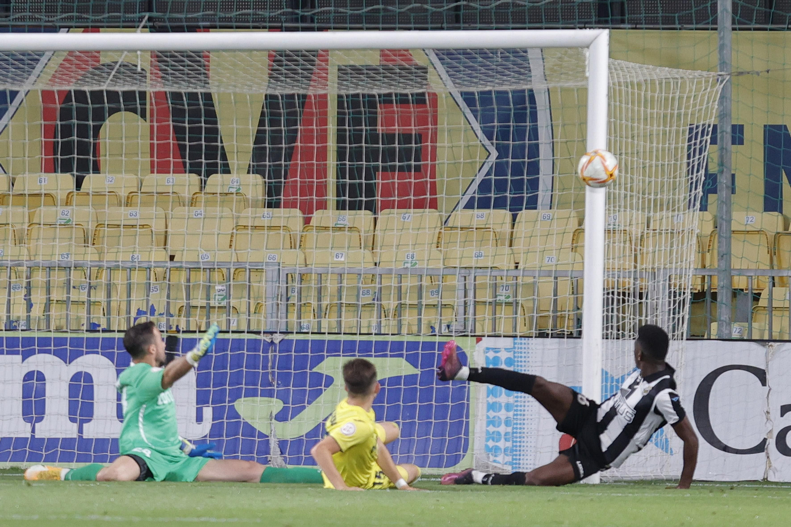 Las fotos del Villarreal B-Balona (0-0)