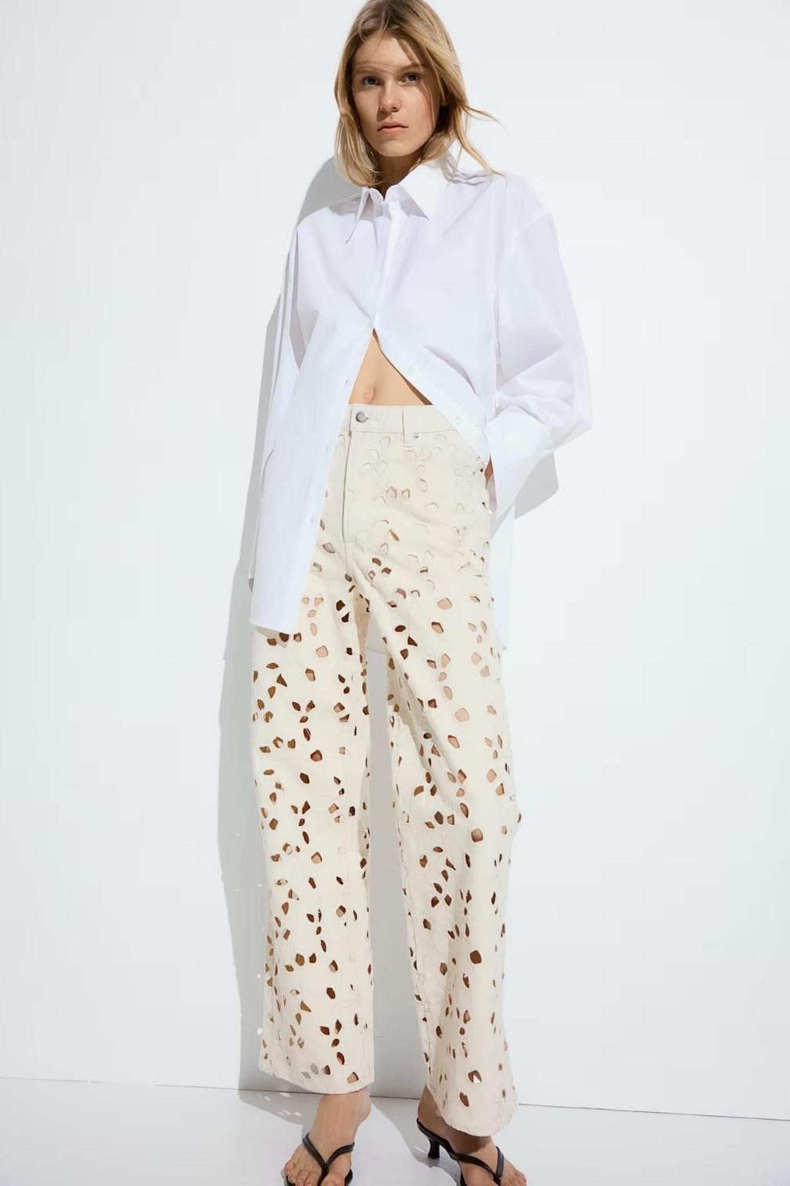 Vaqueros blancos de H&M. Vaqueros blancos de H&M.