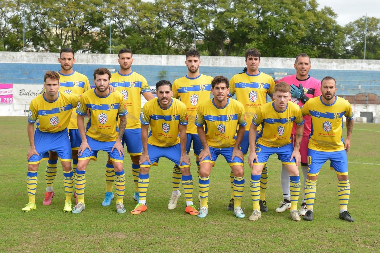 Un jugador del Conil tiene coronavirus y el partido ante el Xerez DFC ha sido aplazado.