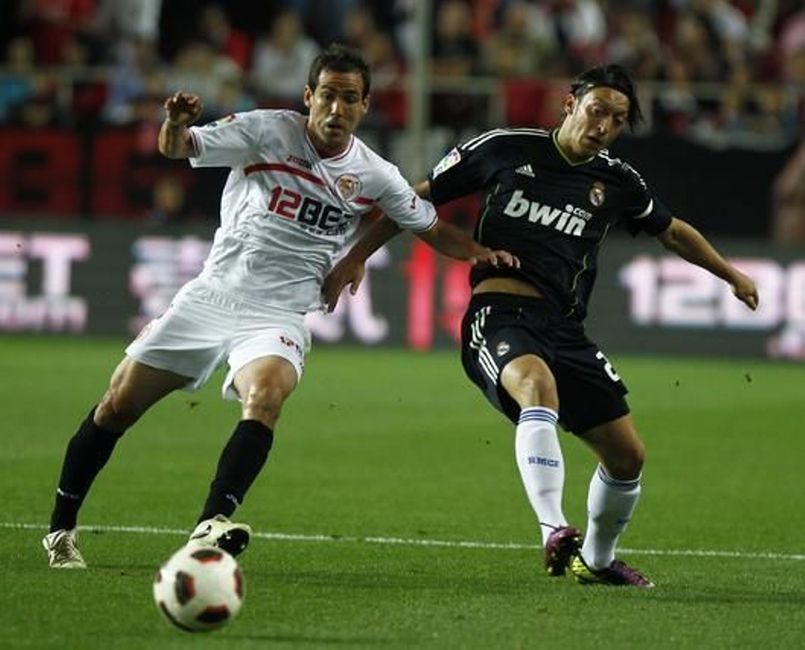 El Sevilla cae estrepitosamente ante el Real Madrid en el Sánchez Pizjuán (2-6). / Antonio Pizarro