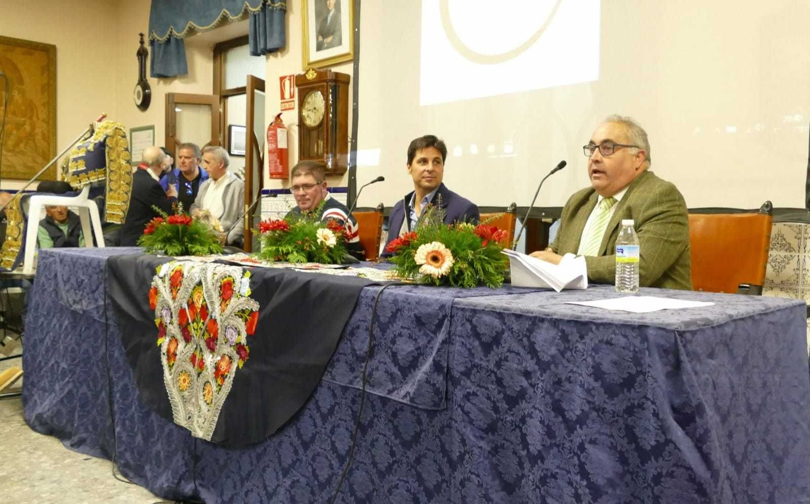 Un momento de la intervención de Francisco Rivera en Gibraleón en un acto que repasaba su trayectoria profesional y la de su dinastía torera.